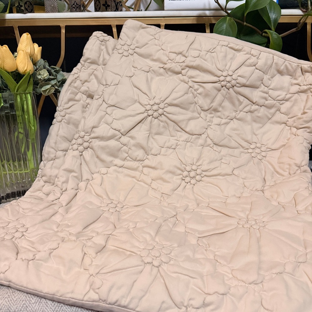 Gorgeous Floral Pair of Pillow Cases